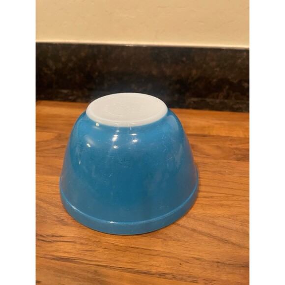 Vintage Pyrex Colored Nesting Mixing Bowls Set of 4 - 401, 402, 403, 404 - Picture 2 of 10